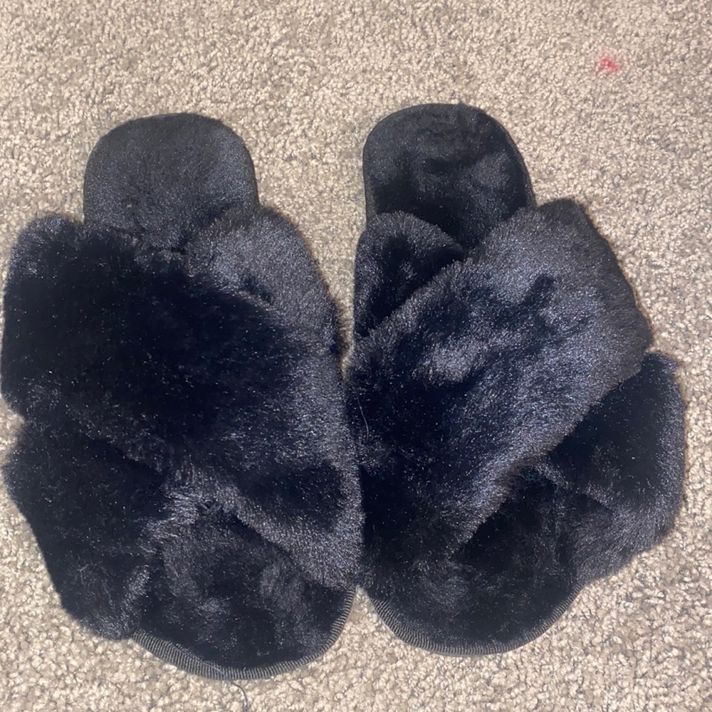 Black Fluffy Slippers